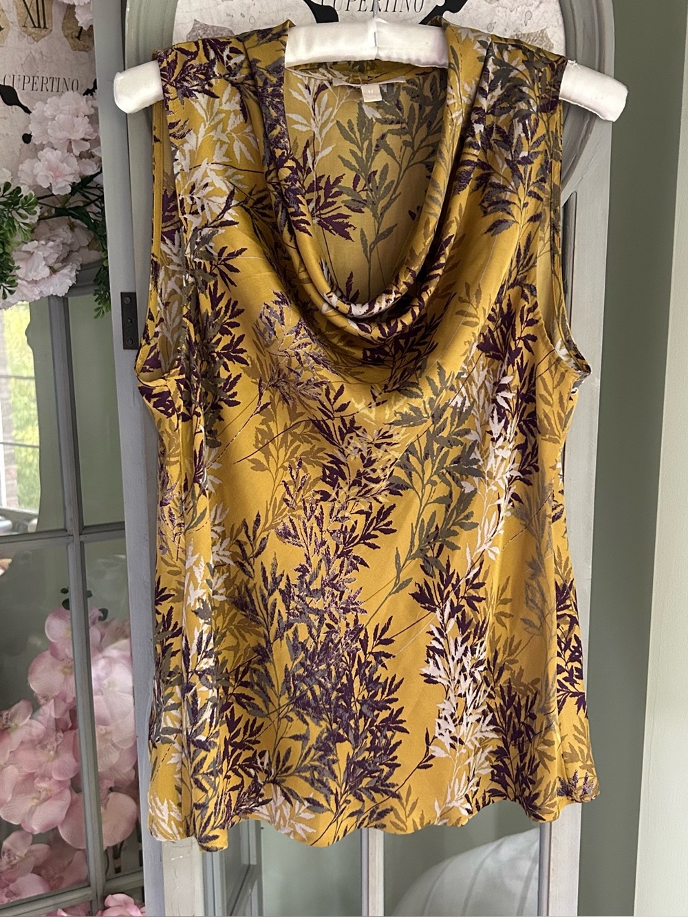 Banana Republic Sleeveless Cowl Neck Blouse Top Botanical Leaf Pattern Size M